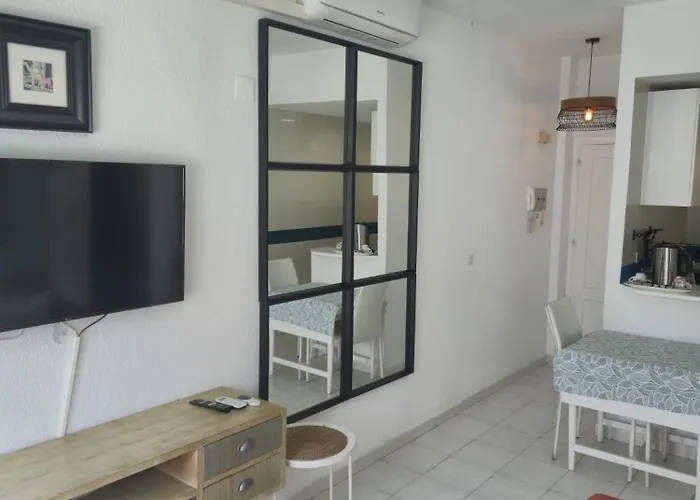 Bajondillo By On-line